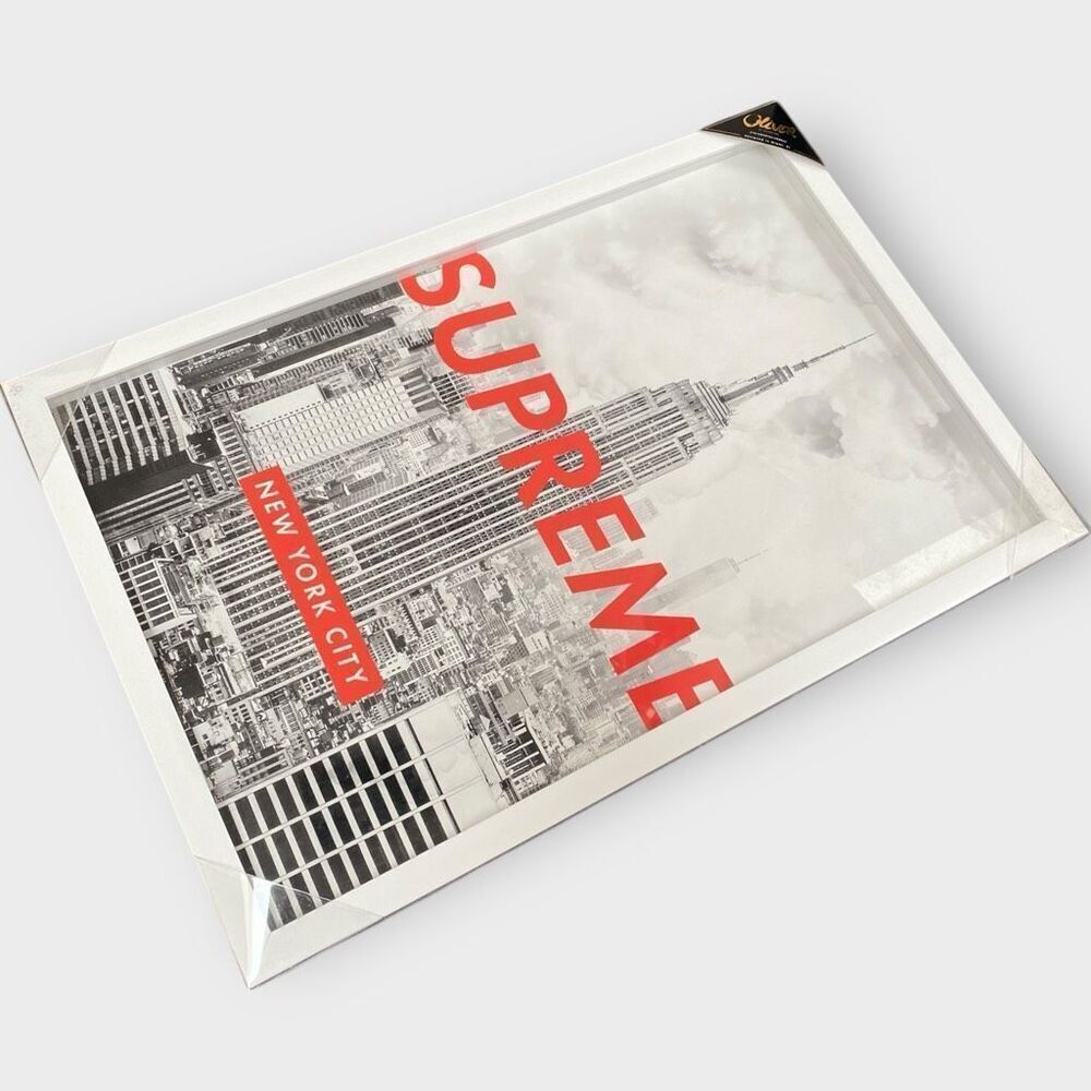 Supreme x Oliver Gal New York City Empire State Building White Shadow Box New - Picture 3 of 5